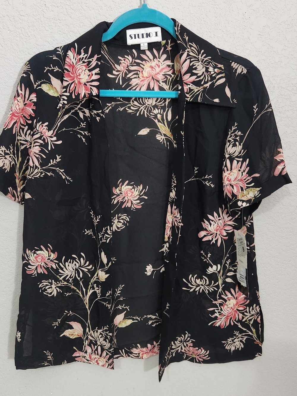 Studio I Black Floral Short-Sleeve Button-Up Top Dead Stock